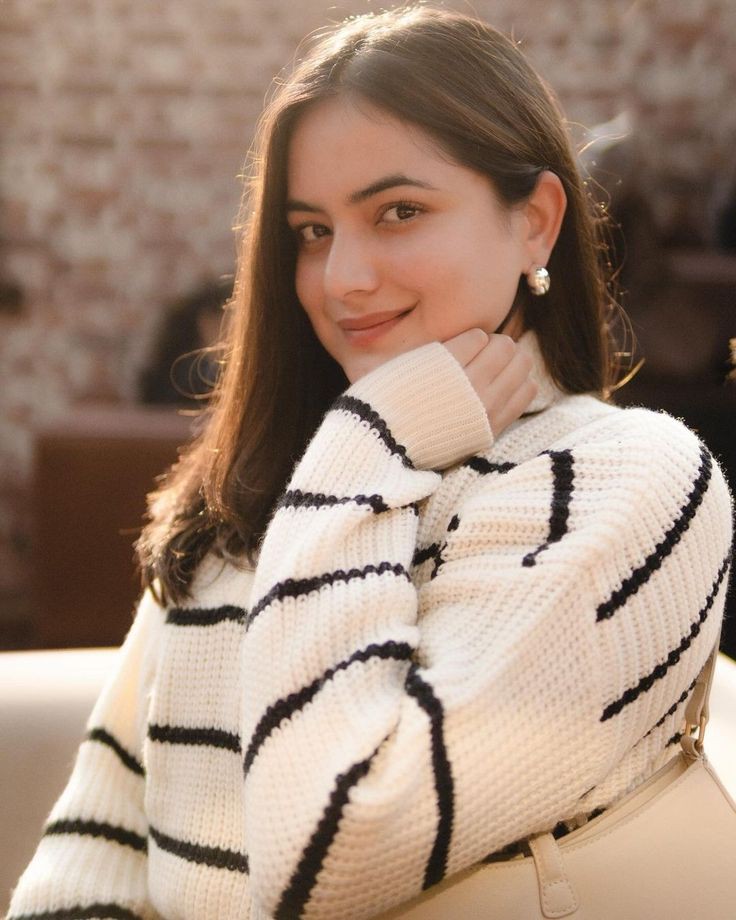 Cool-Girls-Dp