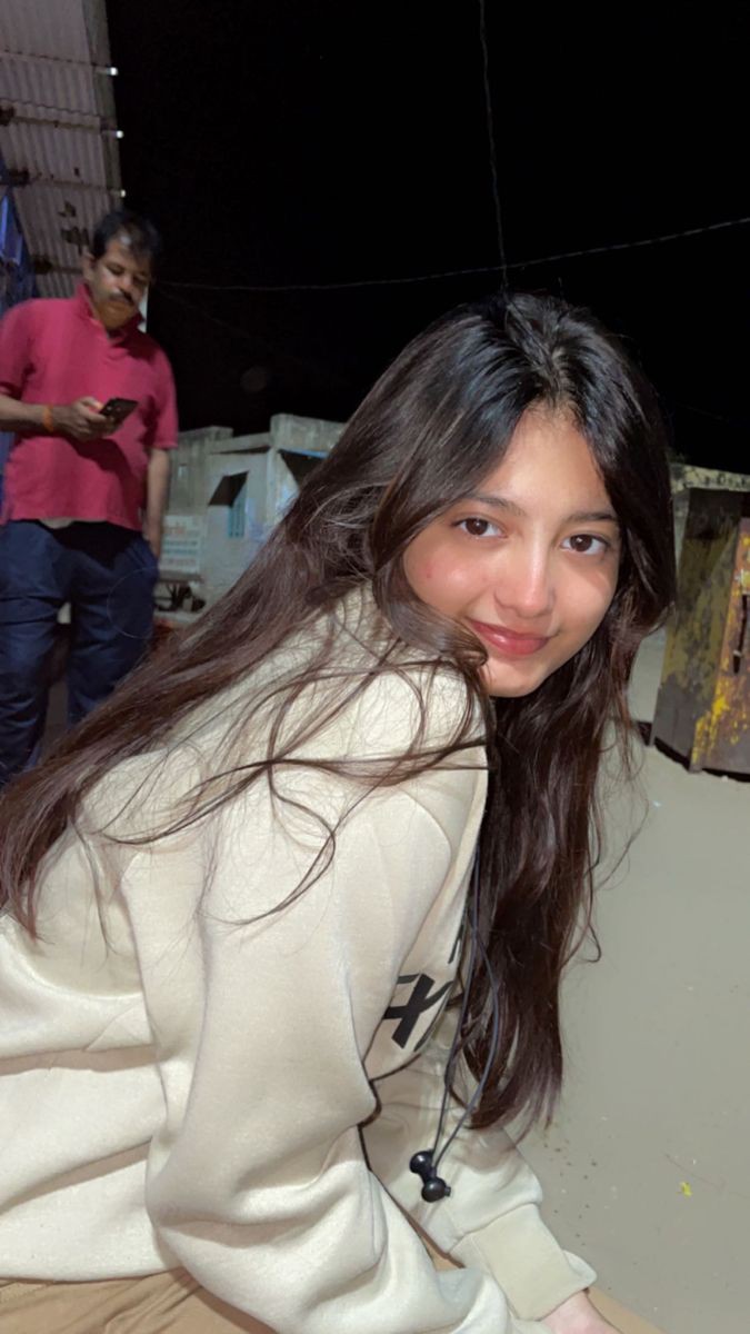 Glamorous-Girl-DP