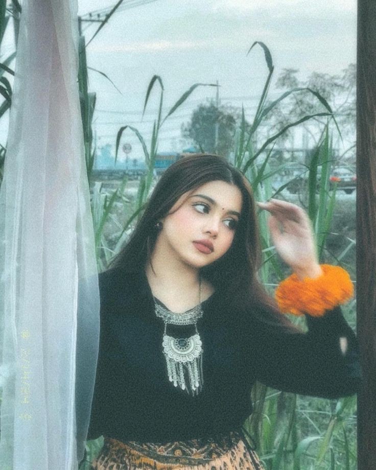 Glamorous-Girl-DP