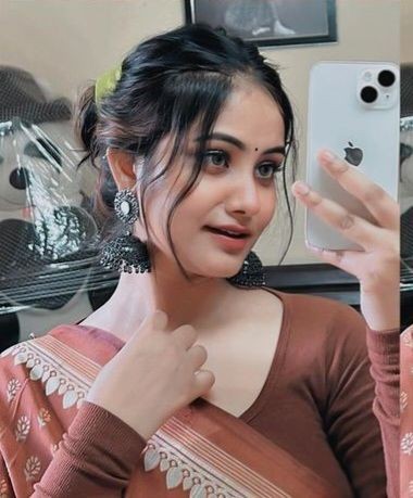 Simple-Girls-Dp