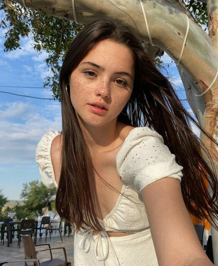Simple-Girls-Dp
