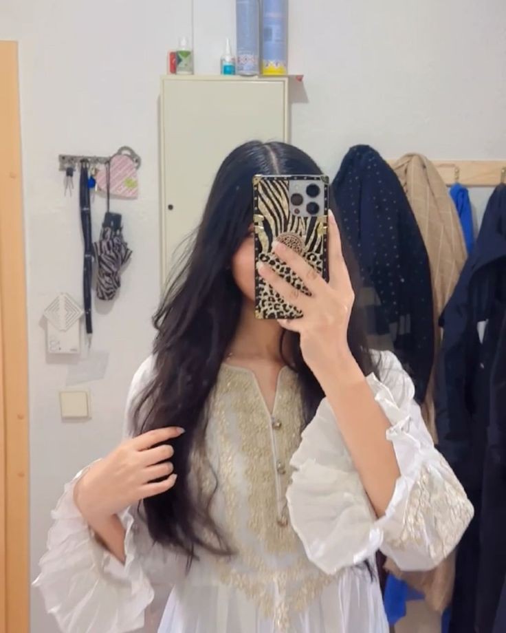 artistic-hidden-face-girl-dp