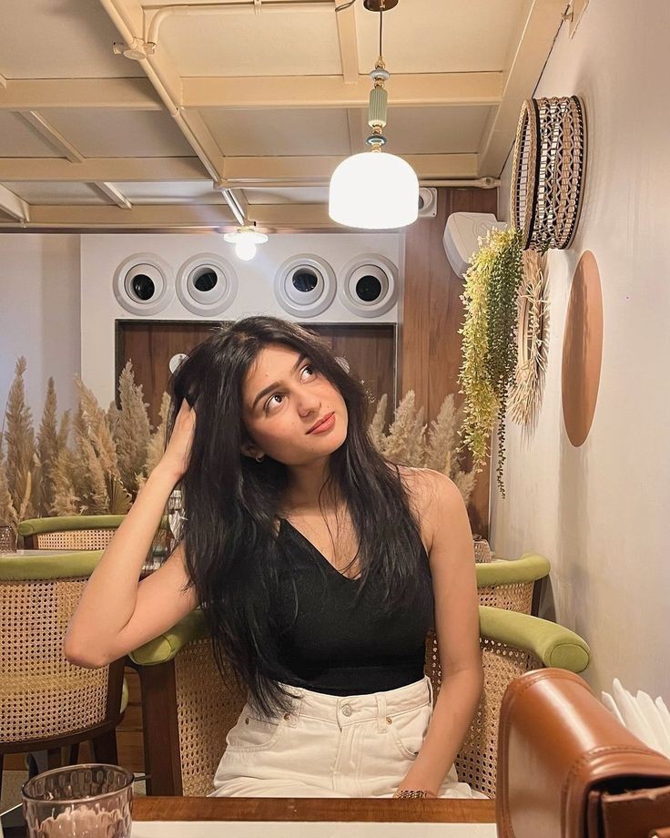 beautiful-attractive-instagram-hidden-face-dp-for-girls