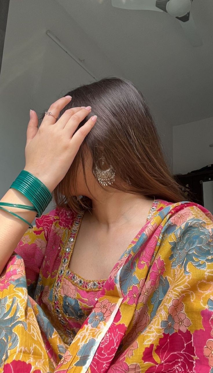 beautiful-hidden-face-girl-dp