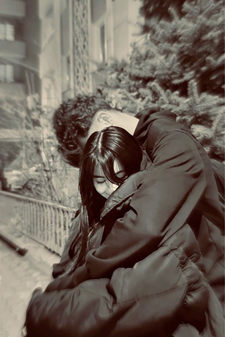 couple-dp-aesthetic-boy-and-girl