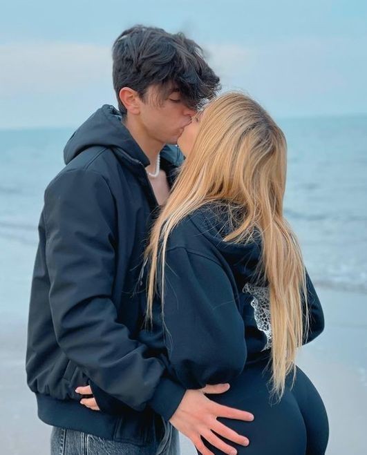 couple-dp-anime-boy-and-girl