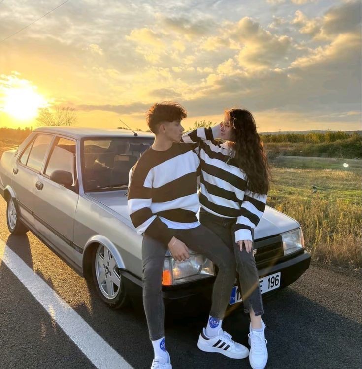 couple-dp-for-instagram-bike