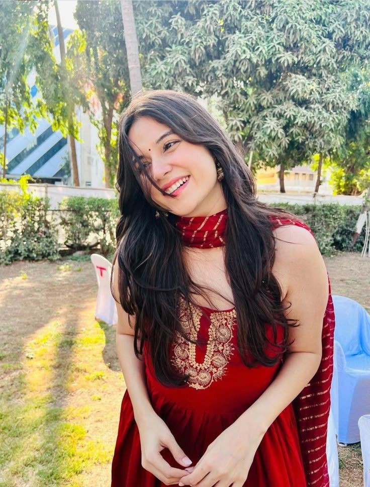 cute-instagram-dp-for-girls-aesthetic