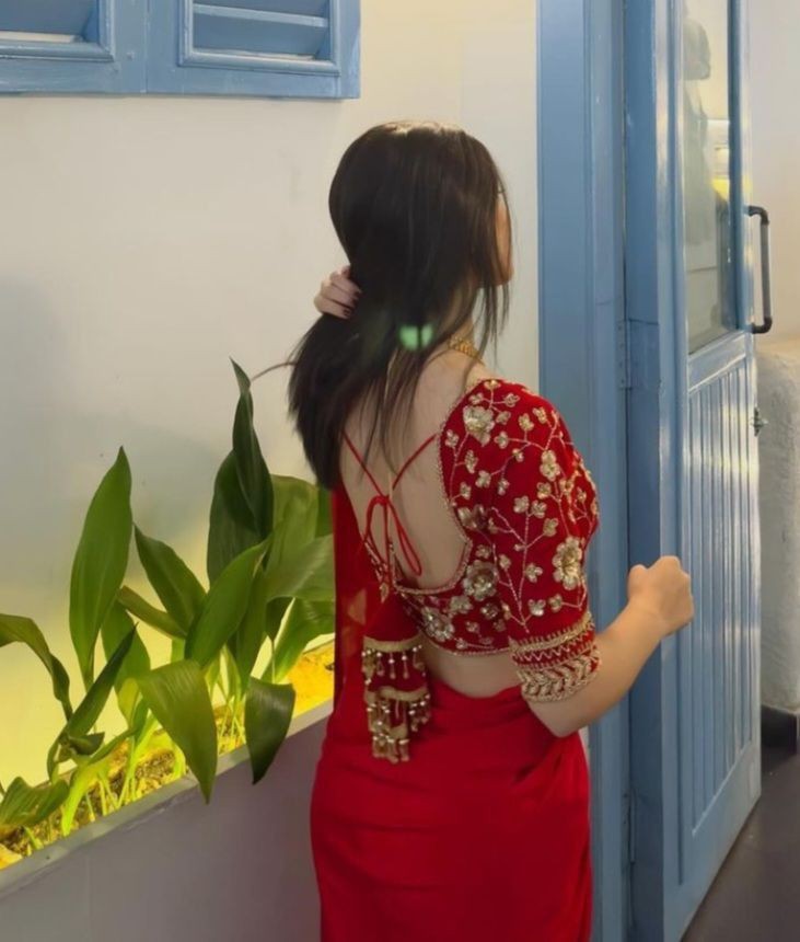 cute-saree-girl-dp-indian