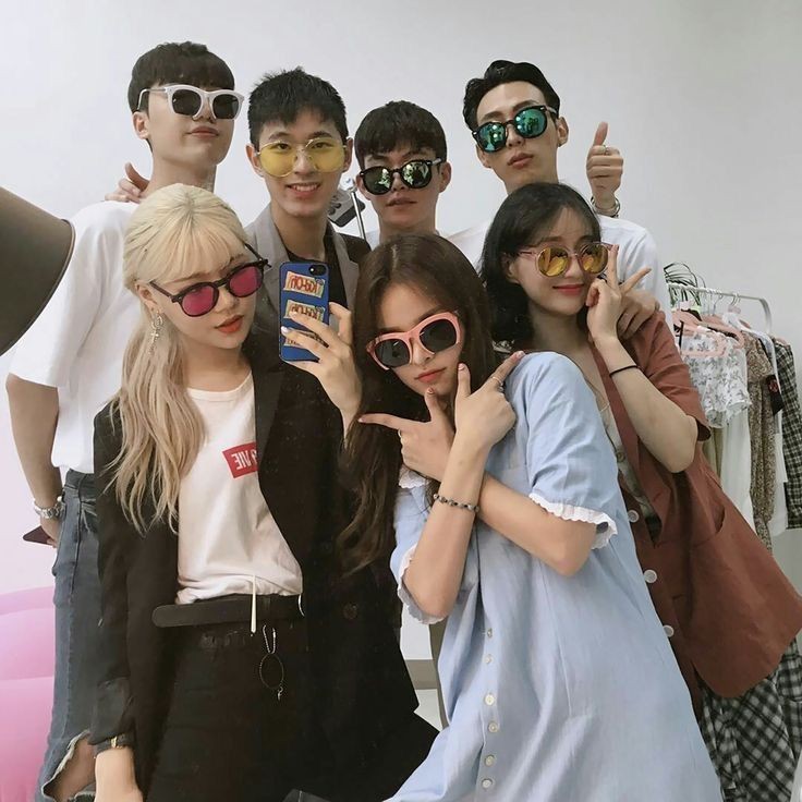 friends-group-dp-best