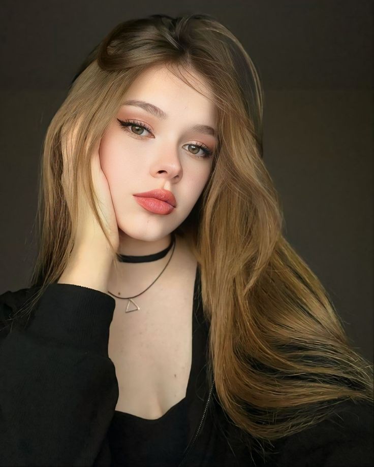 hidden-face-girl-pic-aesthetic