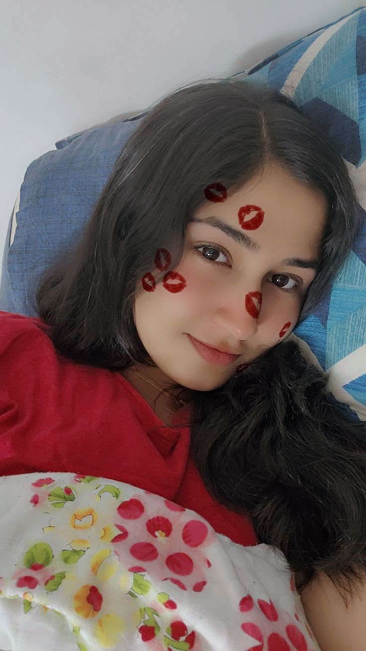 hide-face-girl-pic-aesthetic-iphone