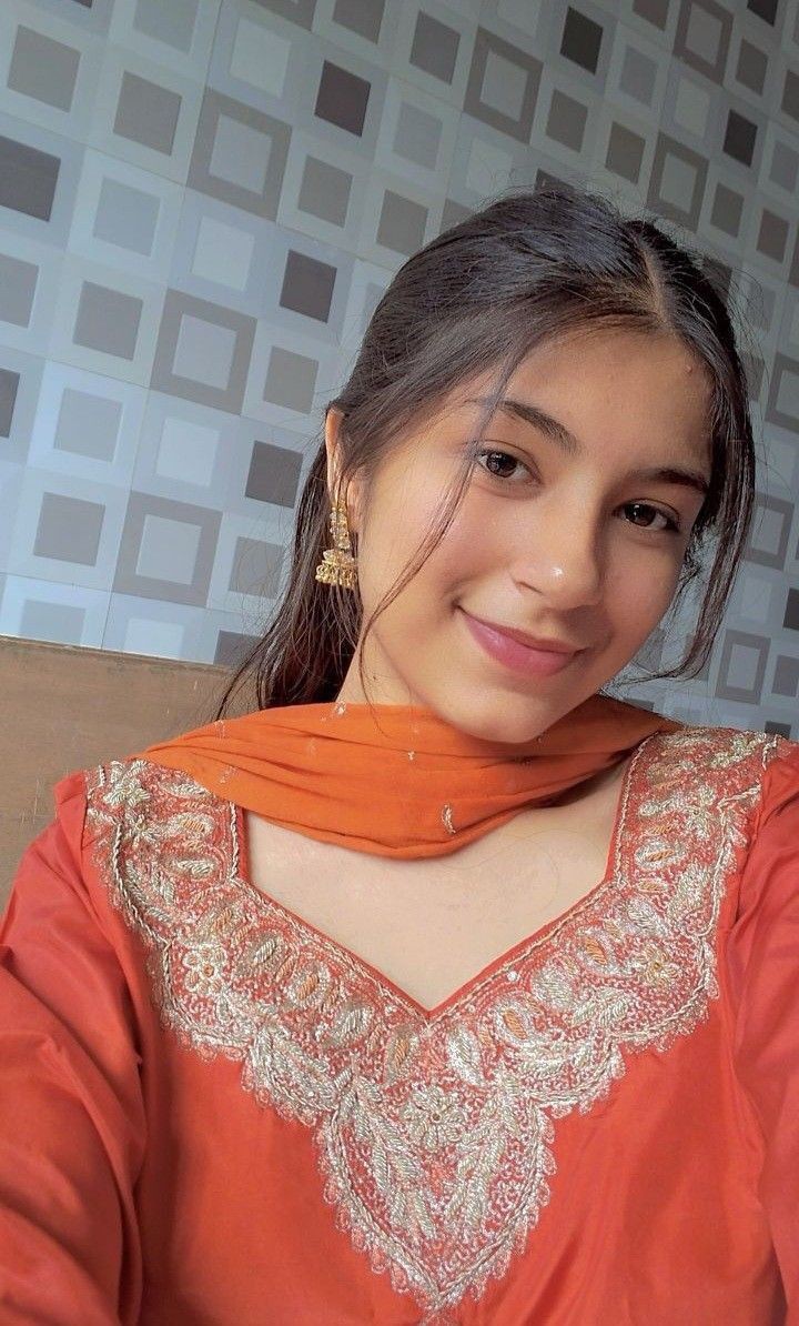 hide-face-girl-pic-attitude-instagram