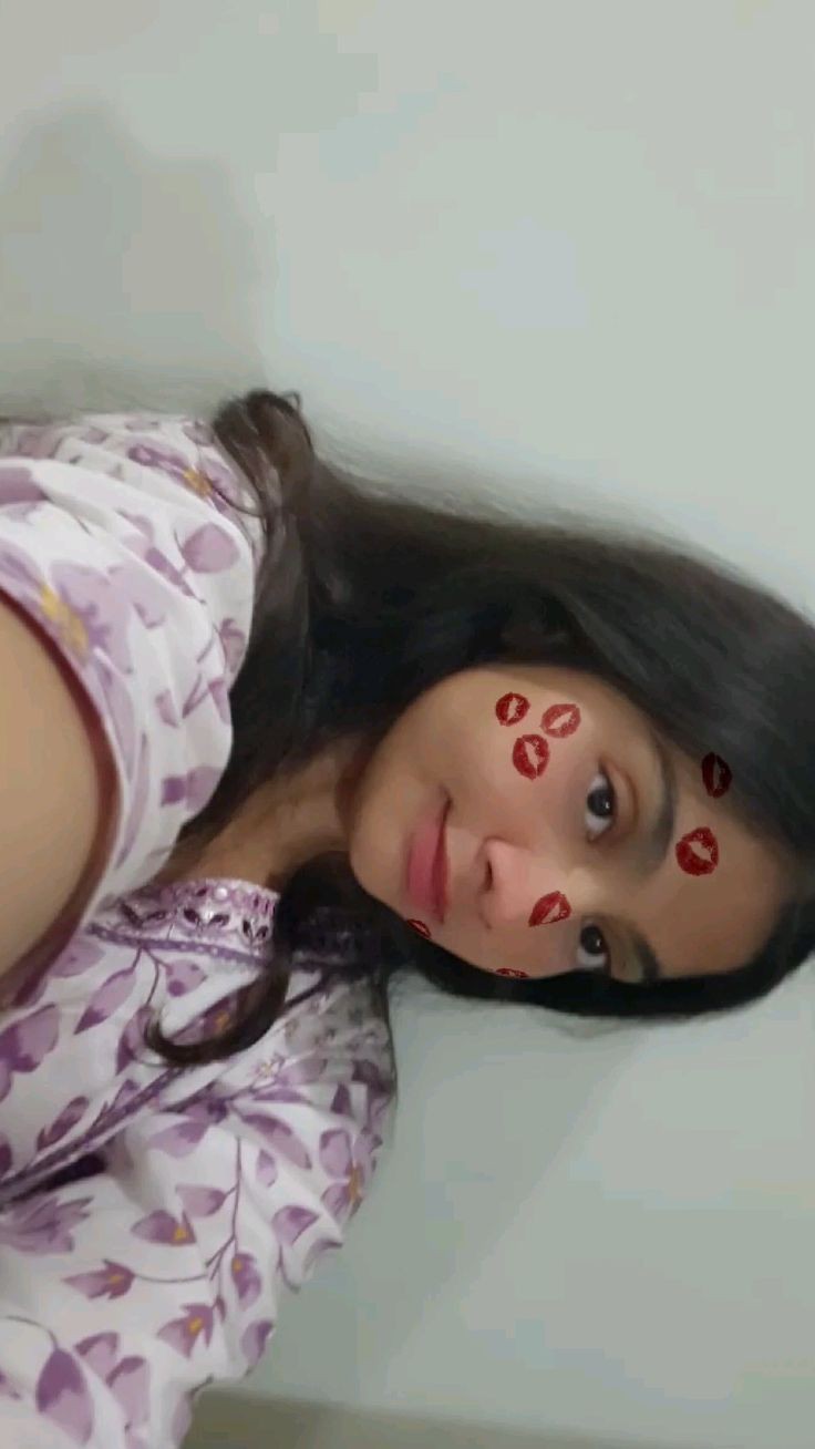 hide-face-girl-pic-black-and-white-indian