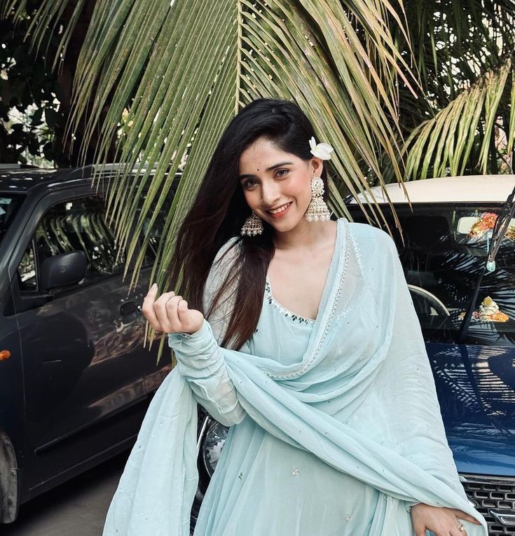 instagram-girls-dp-alone