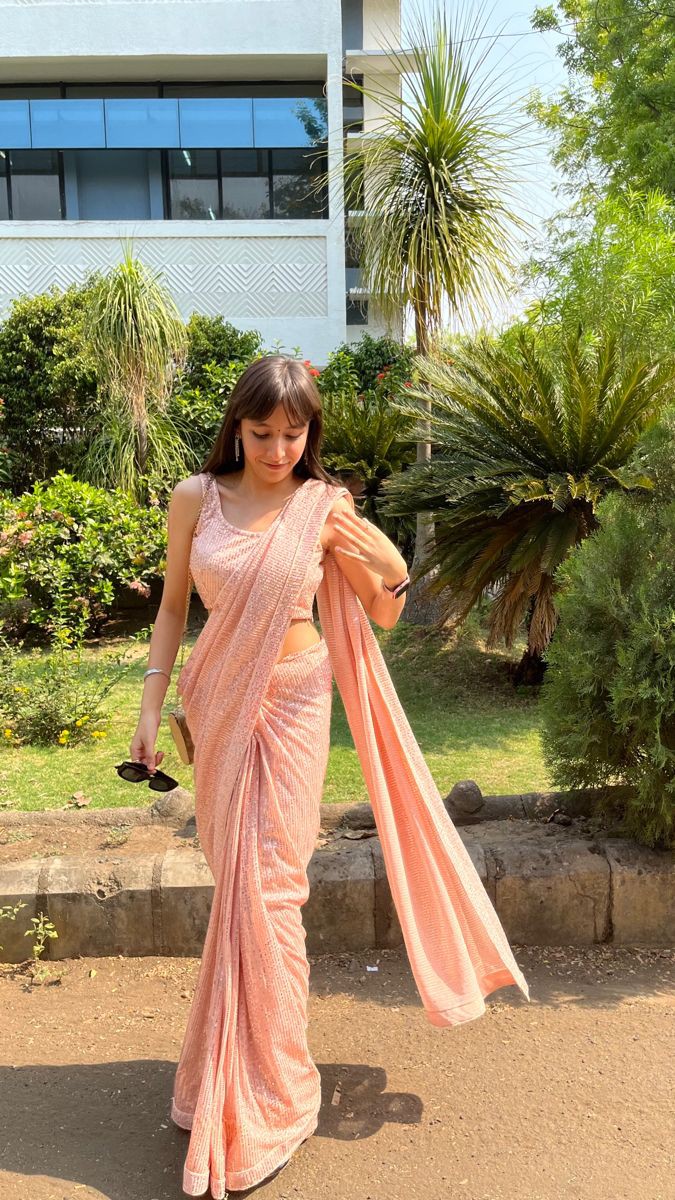 saree-girl-dp-cute