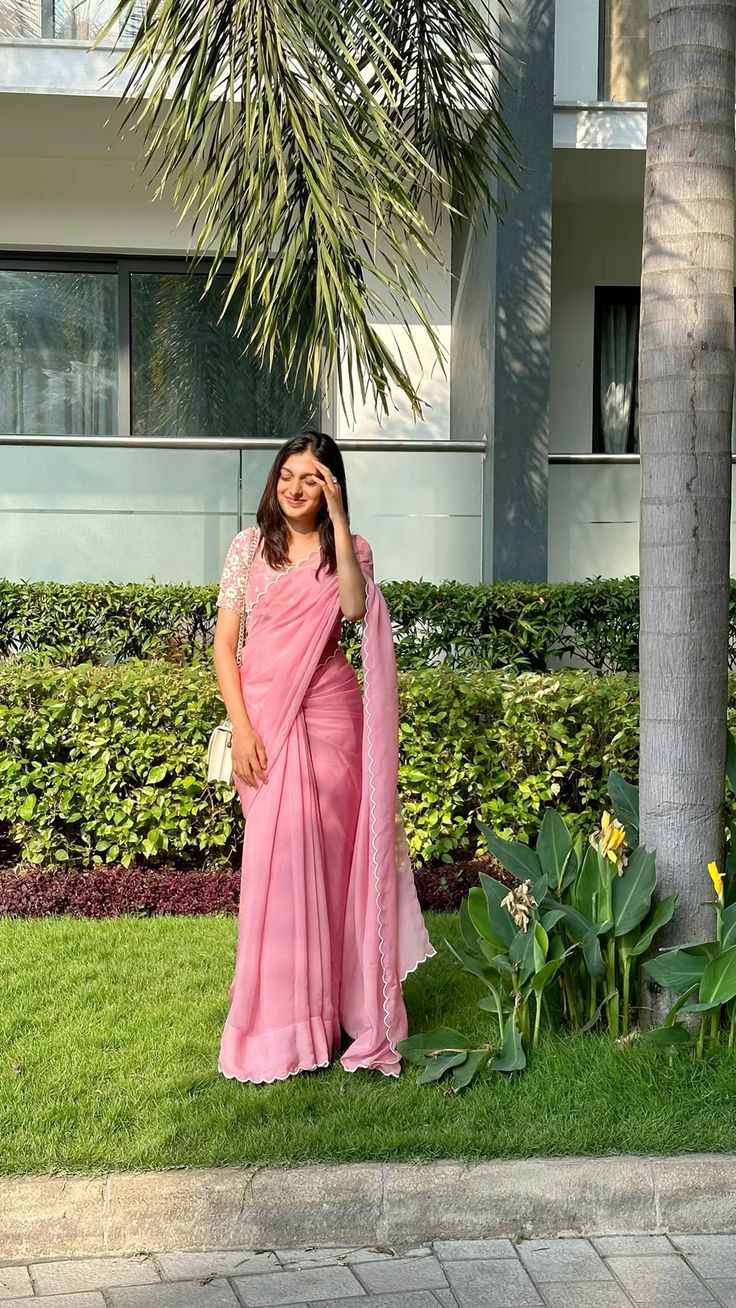 simple-saree-girl-dp-for-instagram