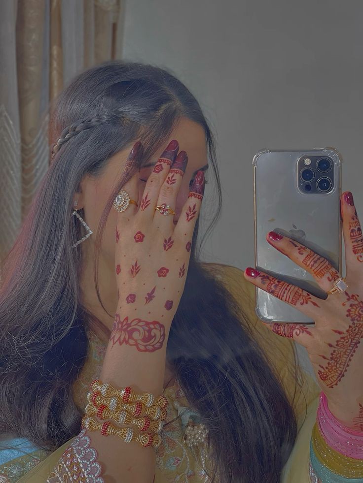 trendy-hidden-face-dp