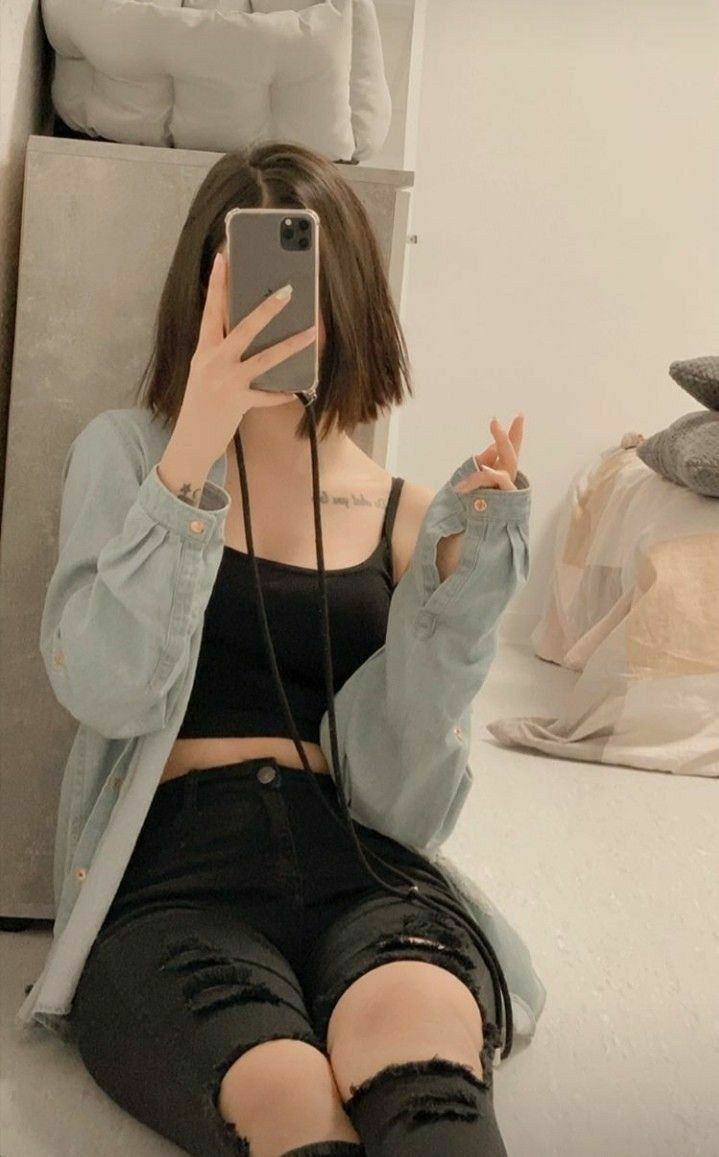 mirror-selfie-dp-caption
