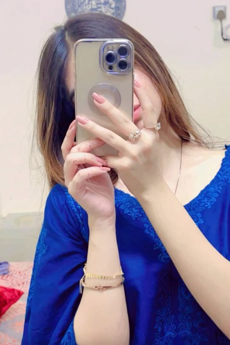 mirror-selfie-dp-caption