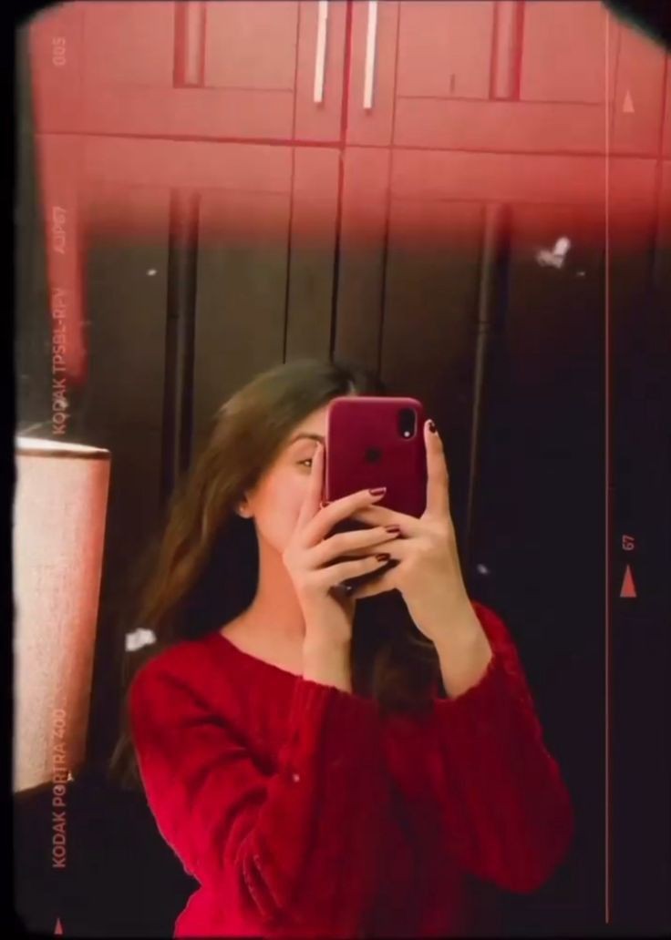mirror-selfie-dp-for-instagram-girl-aesthetic