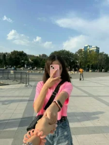 awesome-hidden-face-girls-dpz