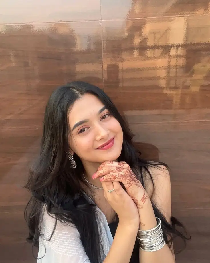 cute-simple-girl-picture