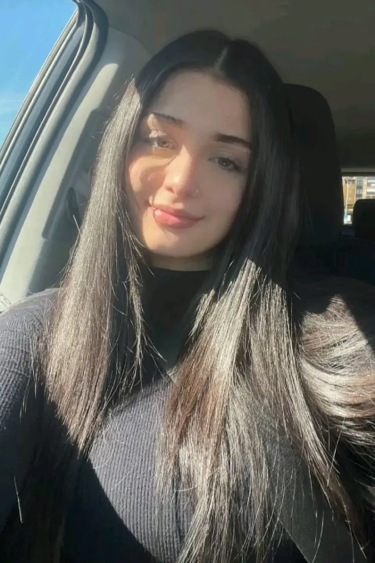 cute-single-girl-dp-instagram-aesthetic