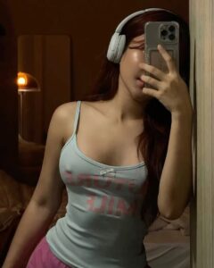 desi girl photo back
