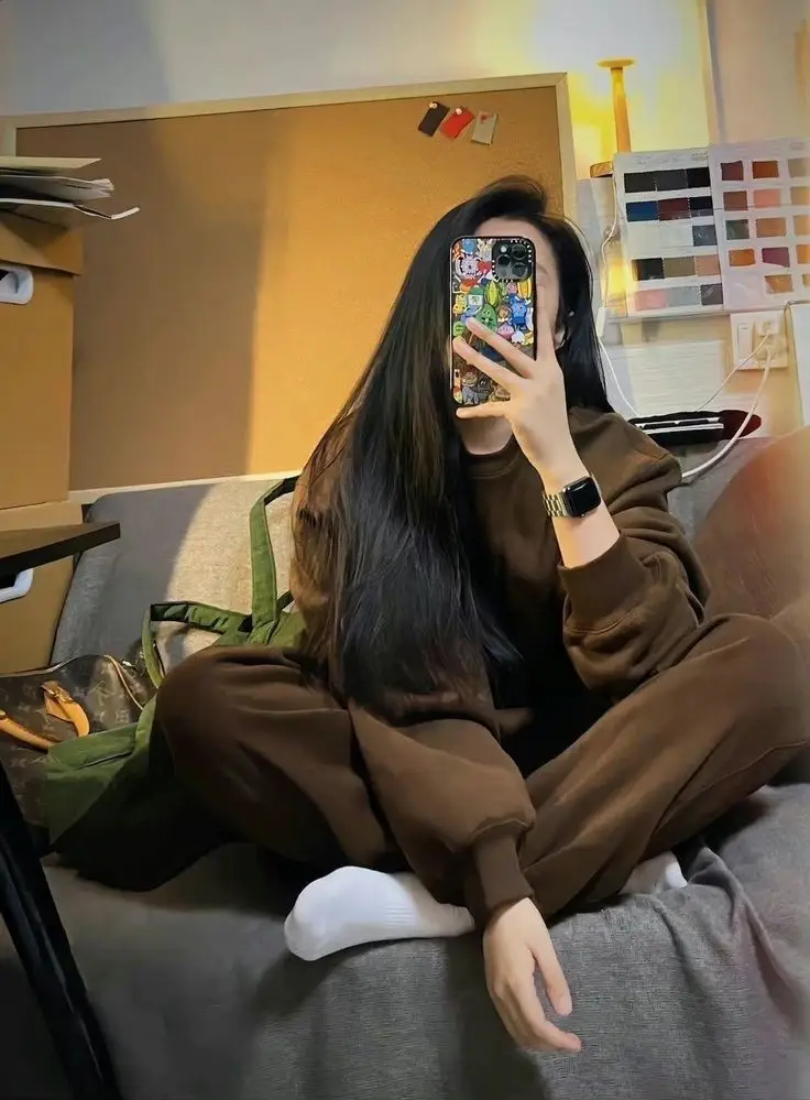 dp-for-instagram-for-girl-stylish-black-attitude-simple