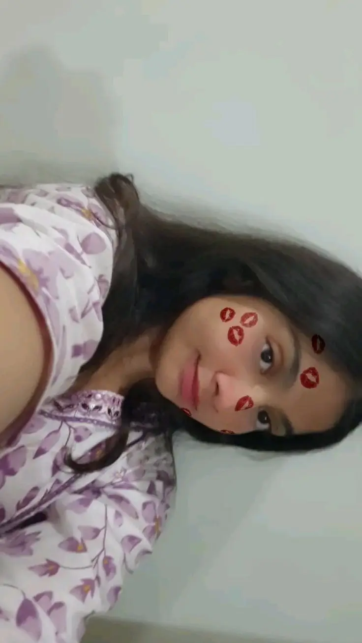 hide-face-girl-pic-aesthetic-iphone