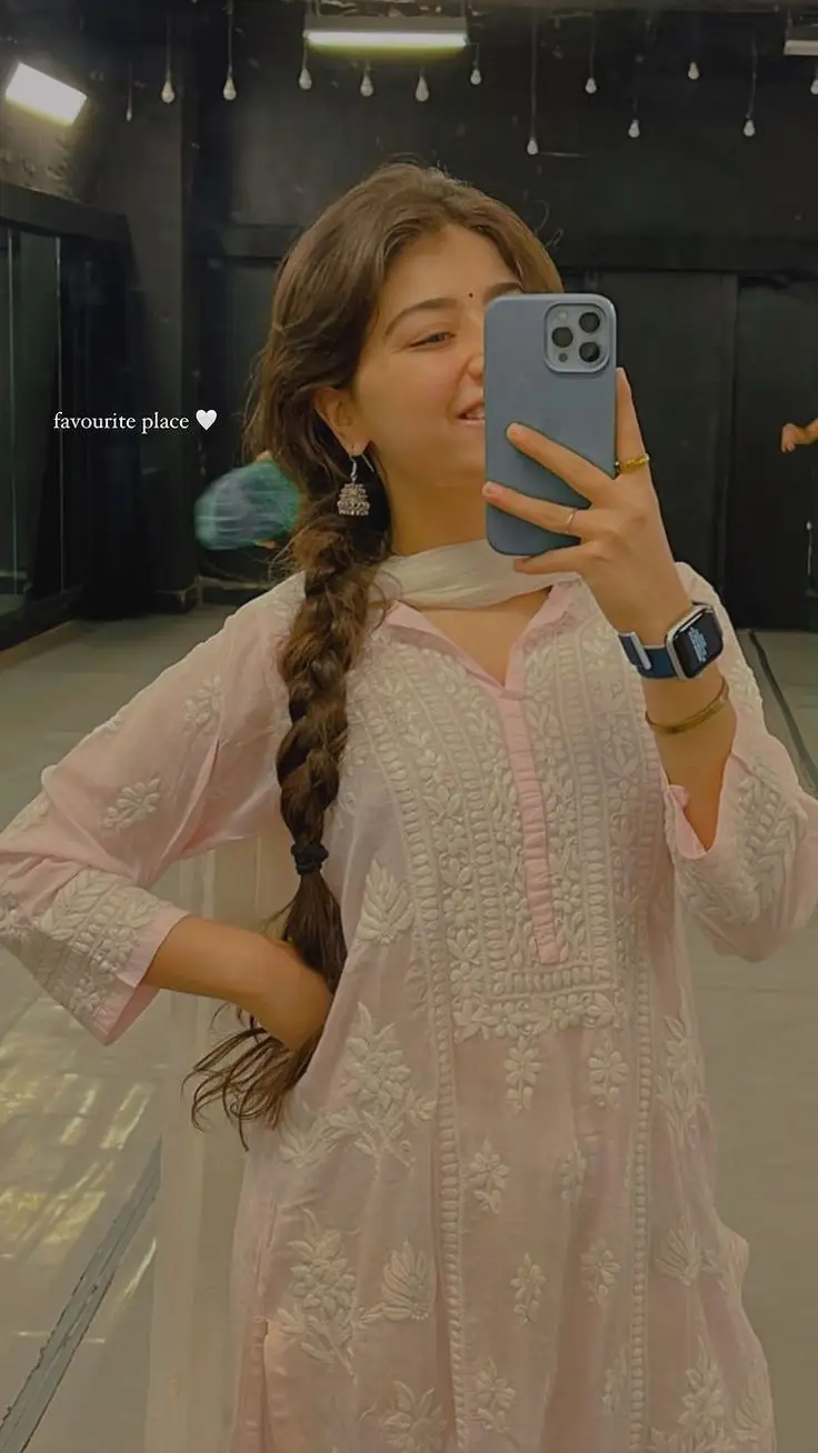 single-girl-dp-attitude-for-instagram