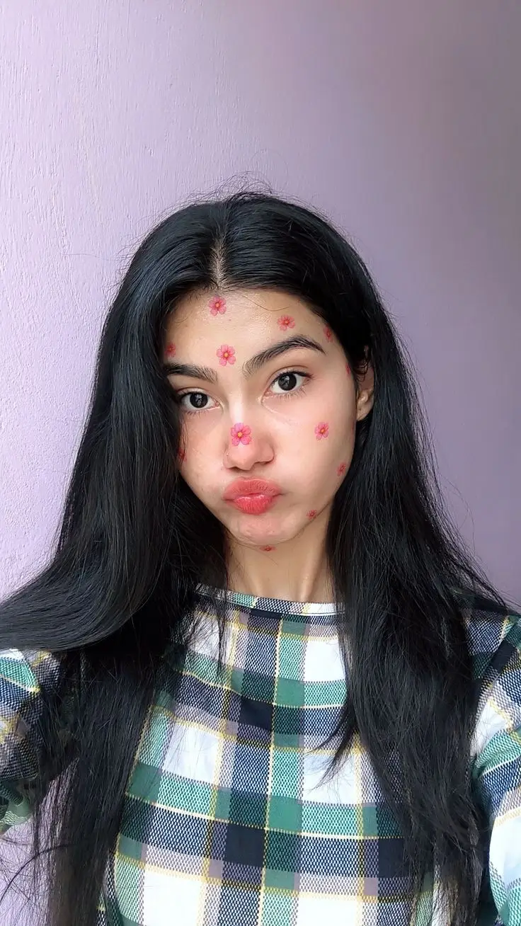 snapchat-real-simple-girl-image-hide-face