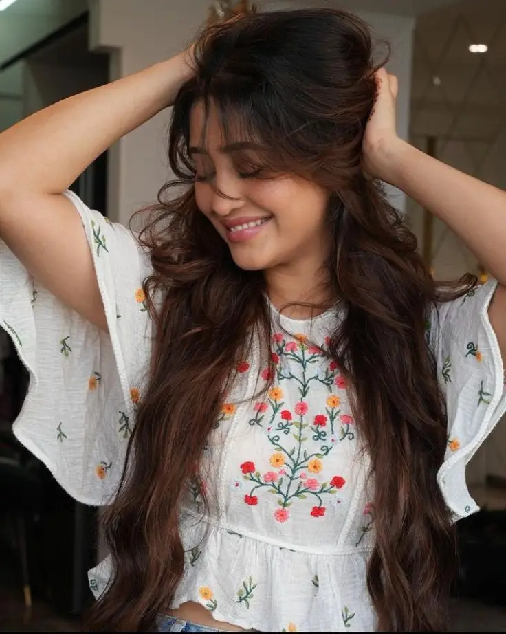 stylish-cute-simple-girl-pic